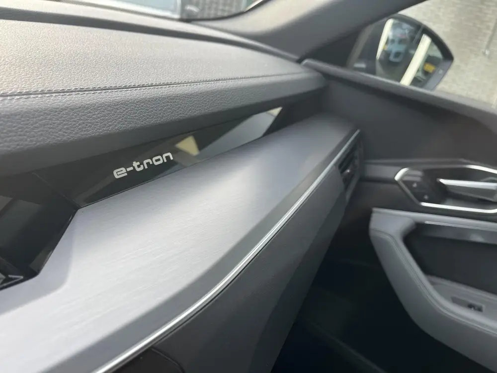 Audi Q8 e-tron 55 QUATTRO S-LINE 115 kWh 408PK ACC+MEMORY uit 2023, foto 12