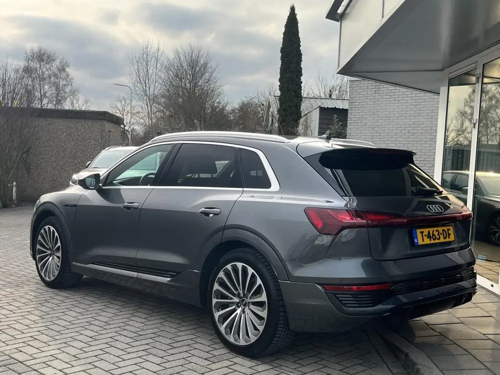 Audi Q8 e-tron 55 QUATTRO S-LINE 115 kWh 408PK ACC+MEMORY uit 2023, foto 5