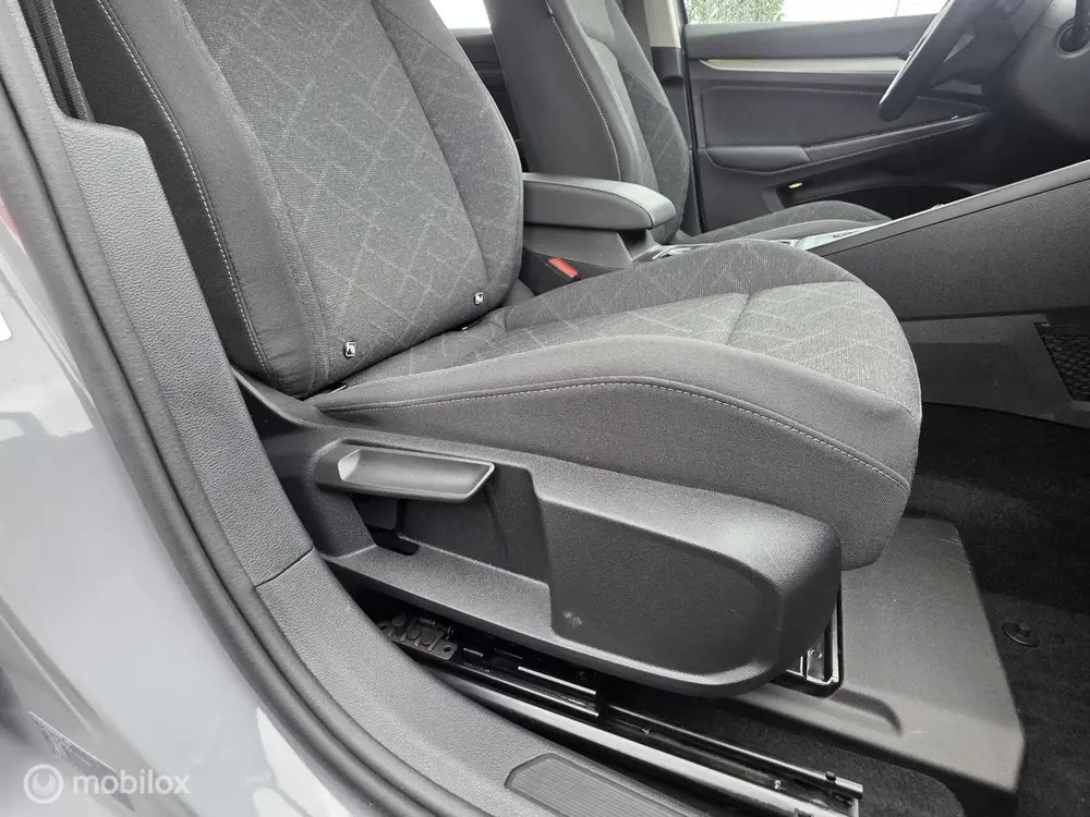 Volkswagen Golf 1.0 eTSI R-Line DSG|Carplay|Android|Clima|AC uit 2023, foto 13