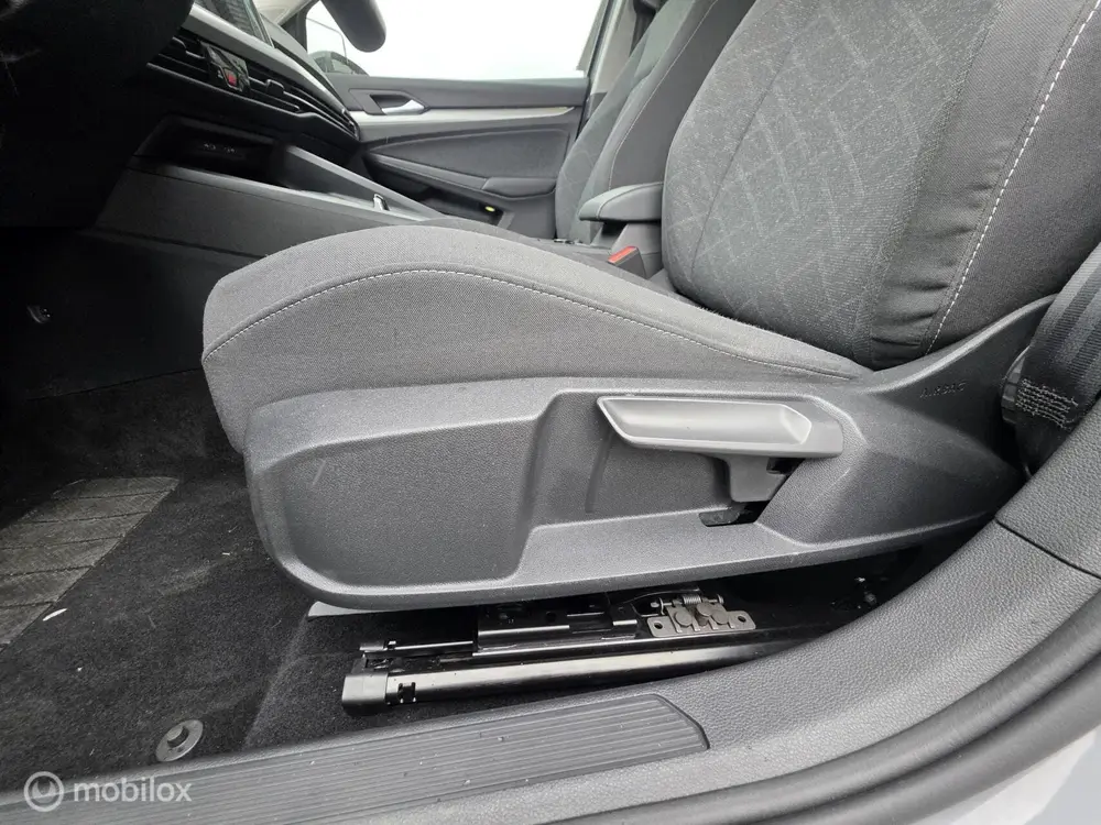 Volkswagen Golf 1.0 eTSI R-Line DSG|Carplay|Android|Clima|AC uit 2023, foto 8