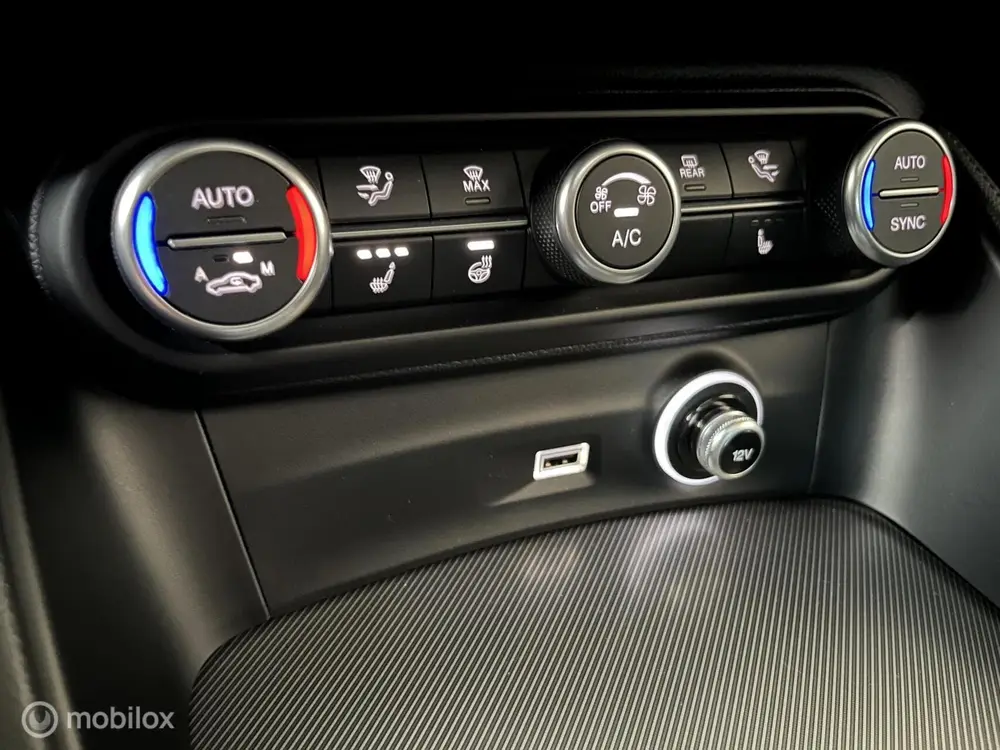 Alfa Romeo Stelvio 2.0 T Q4 AWD Veloce Pano Keyless Acc uit 2022, foto 17