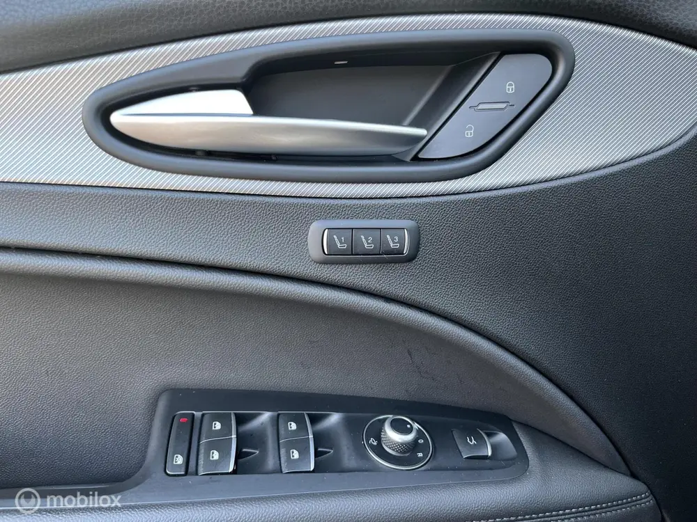 Alfa Romeo Stelvio 2.0 T Q4 AWD Veloce Pano Keyless Acc uit 2022, foto 18