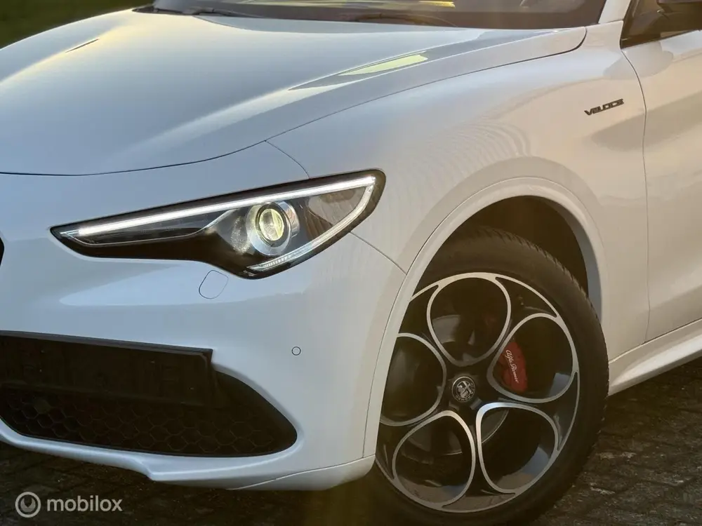 Alfa Romeo Stelvio 2.0 T Q4 AWD Veloce Pano Keyless Acc uit 2022, foto 2