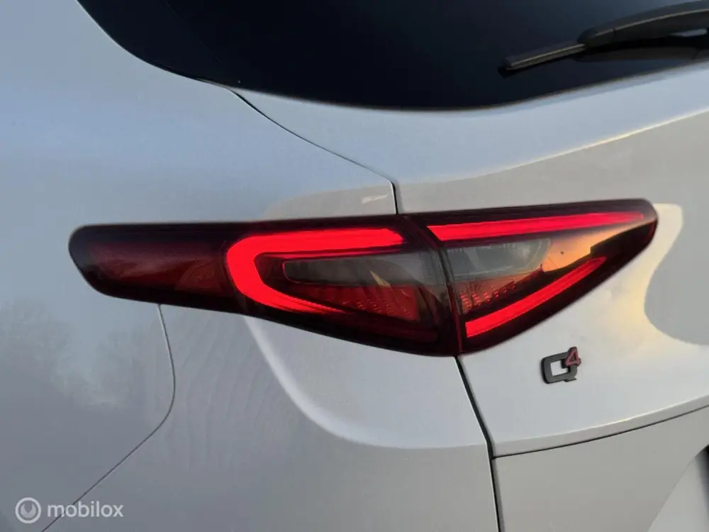 Alfa Romeo Stelvio 2.0 T Q4 AWD Veloce Pano Keyless Acc uit 2022, foto 5