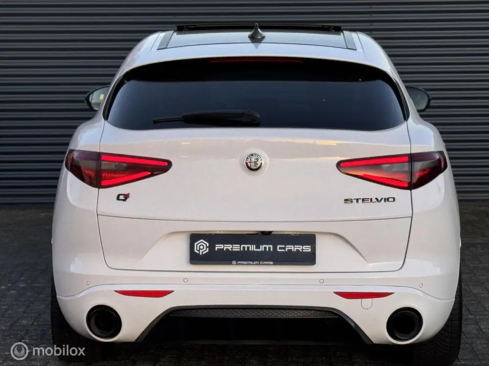 Alfa Romeo Stelvio 2.0 T Q4 AWD Veloce Pano Keyless Acc uit 2022, foto 6