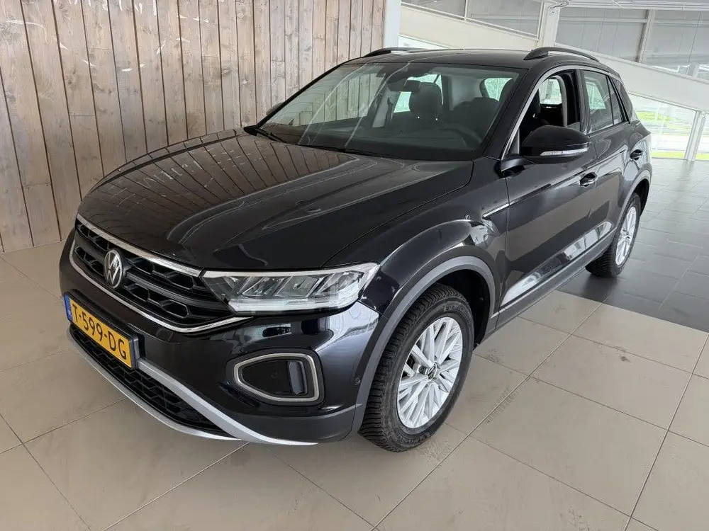 Volkswagen T-Roc 1.0 TSI Life (bj 2023) uit 2023
