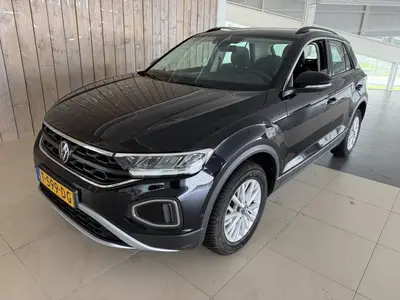 Volkswagen T-Roc 1.0 TSI Life (bj 2023) uit 2023