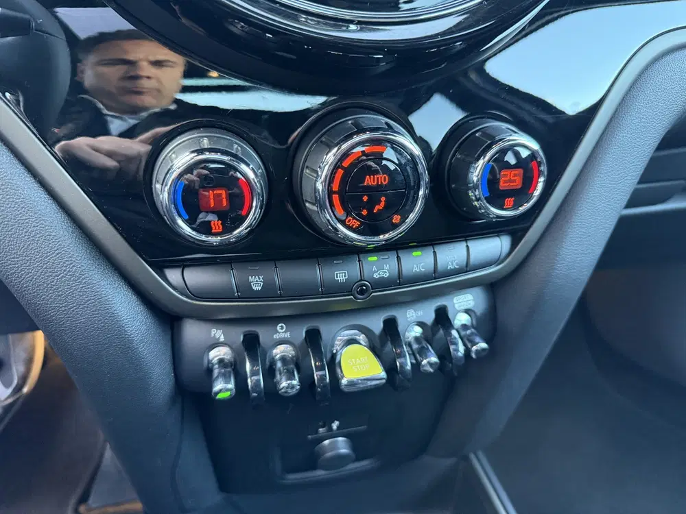 Mini Countryman 2.0 Cooper SE ALL4 Northwood Pano uit 2022, foto 13