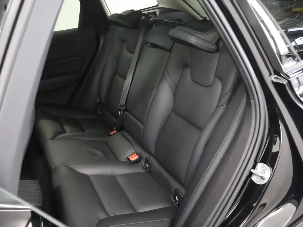 Volvo XC60 2.0 T6 Plug-in hybrid AWD Plus Dark Ele. t uit 2023, foto 12