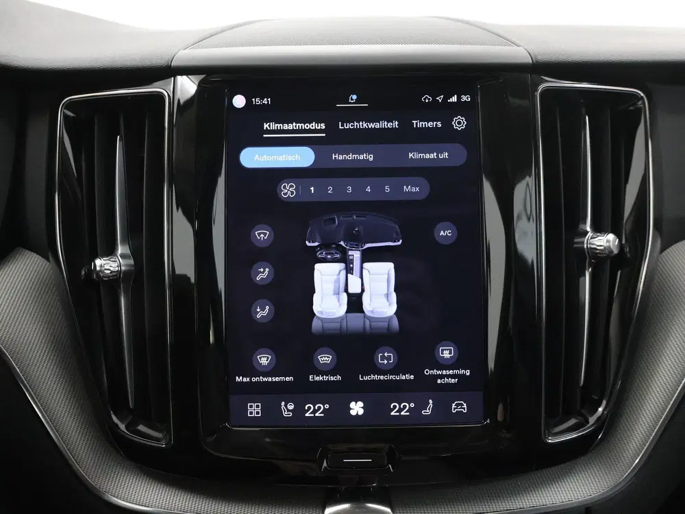 Volvo XC60 2.0 T6 Plug-in hybrid AWD Plus Dark Ele. t uit 2023, foto 19
