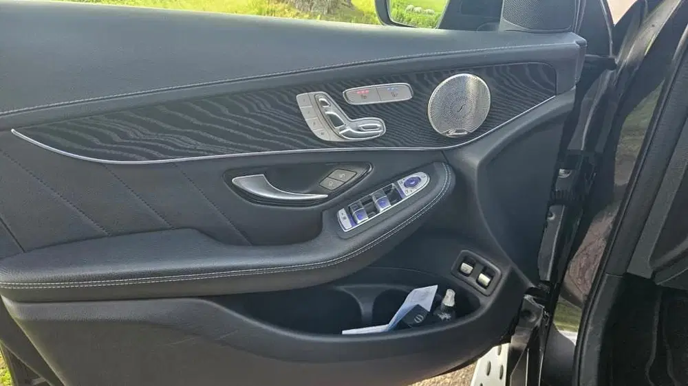 Mercedes-Benz GLC 300E AMG LINE uit 2021, foto 12