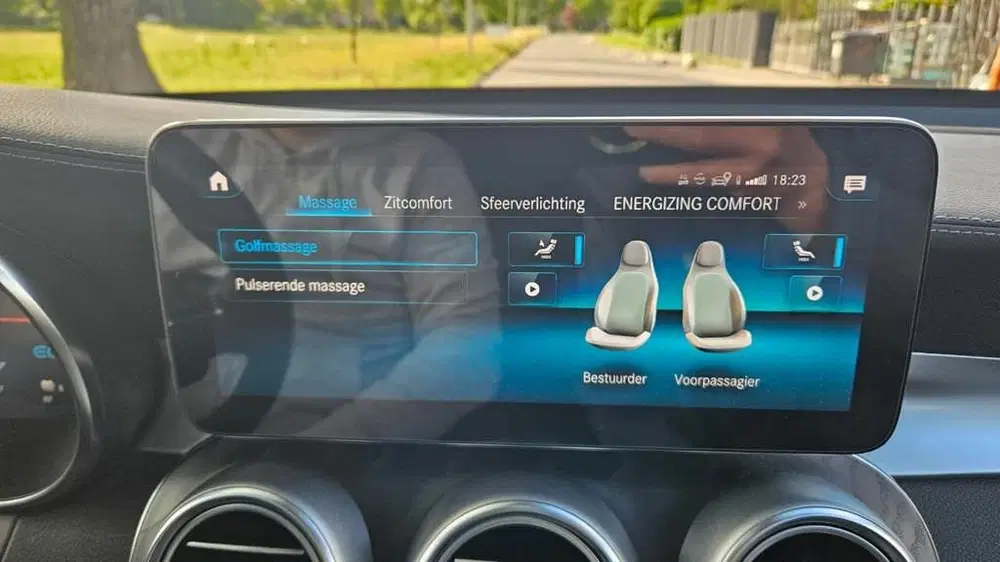 Mercedes-Benz GLC 300E AMG LINE uit 2021, foto 14