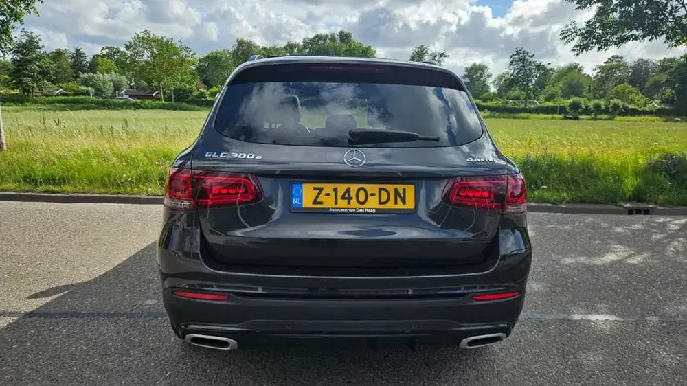 Mercedes-Benz GLC 300E AMG LINE uit 2021, foto 4
