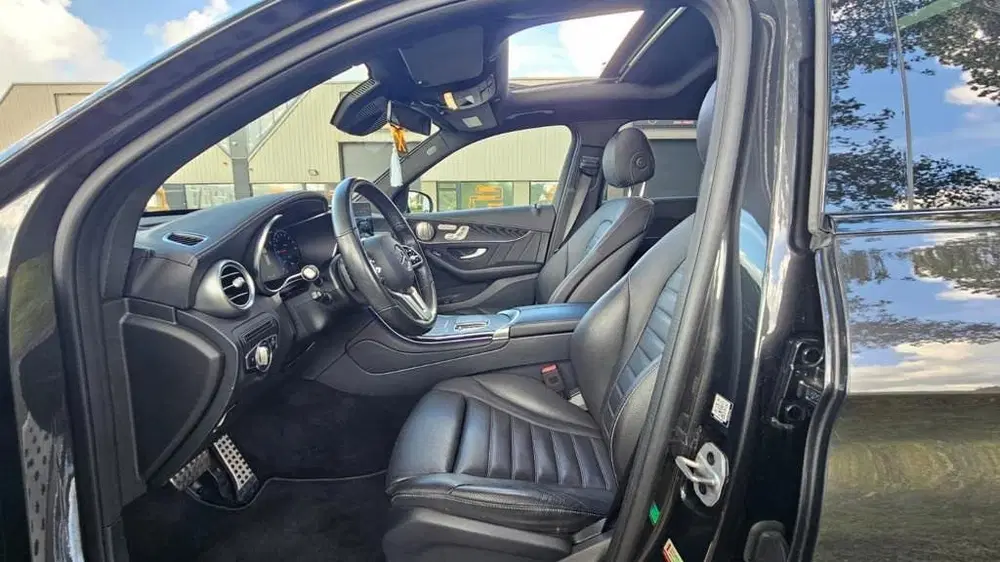 Mercedes-Benz GLC 300E AMG LINE uit 2021, foto 8