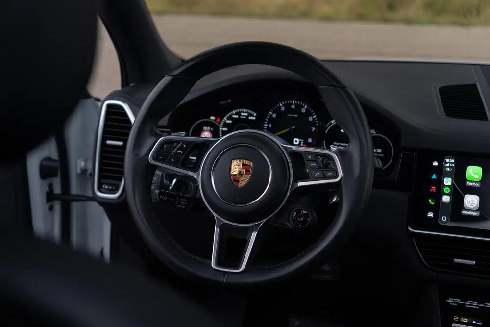 Porsche Cayenne 3.0 E-Hybrid Platinum Edition uit 2022, foto 10