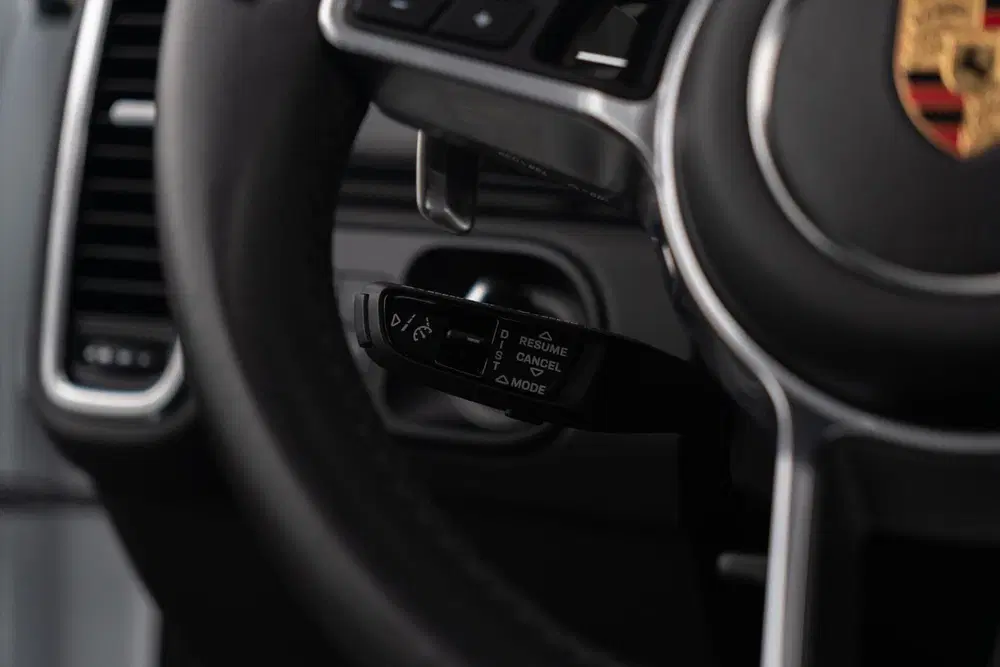 Porsche Cayenne 3.0 E-Hybrid Platinum Edition uit 2022, foto 11