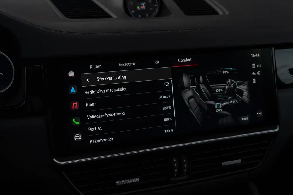 Porsche Cayenne 3.0 E-Hybrid Platinum Edition uit 2022, foto 18