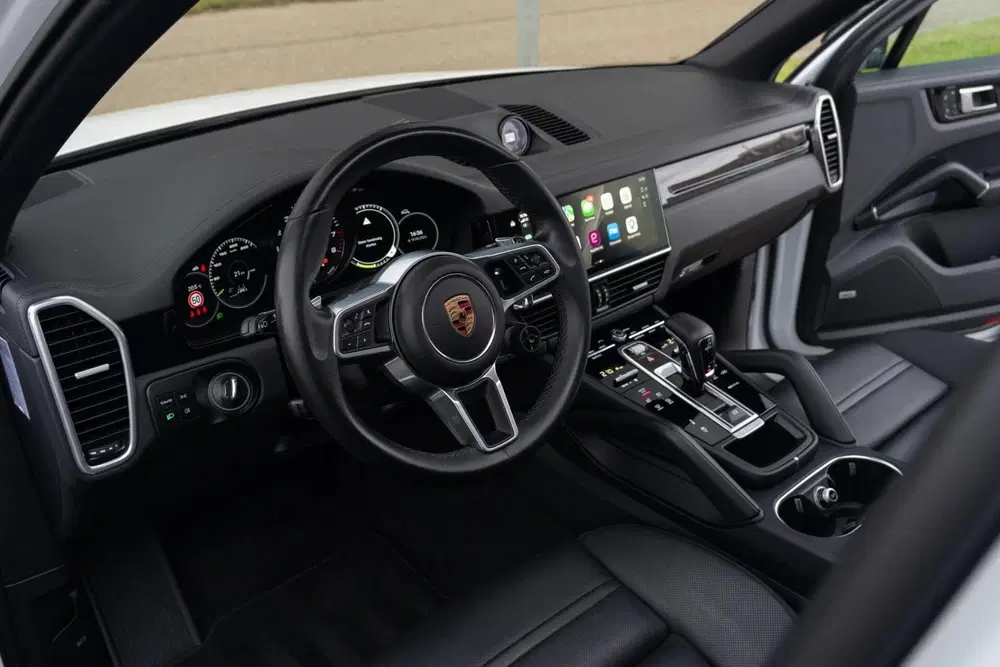 Porsche Cayenne 3.0 E-Hybrid Platinum Edition uit 2022, foto 5