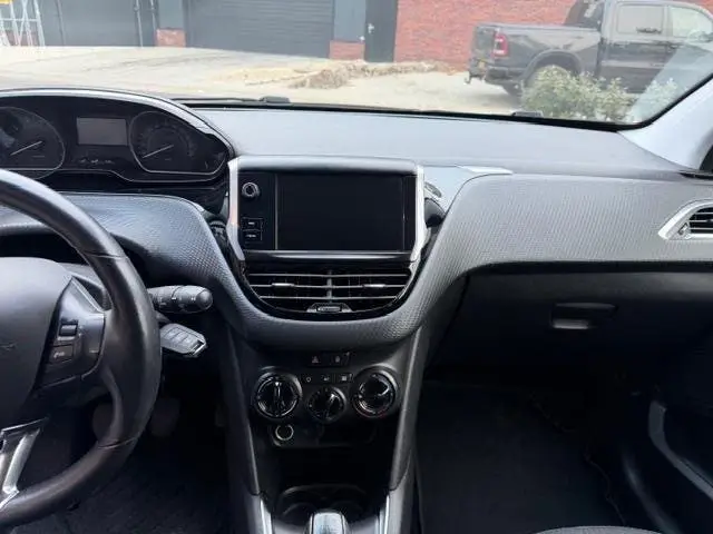 Peugeot 208 1.2 PureTech Signature 6 maanden GARANTIE inbegr uit 2019, foto 17