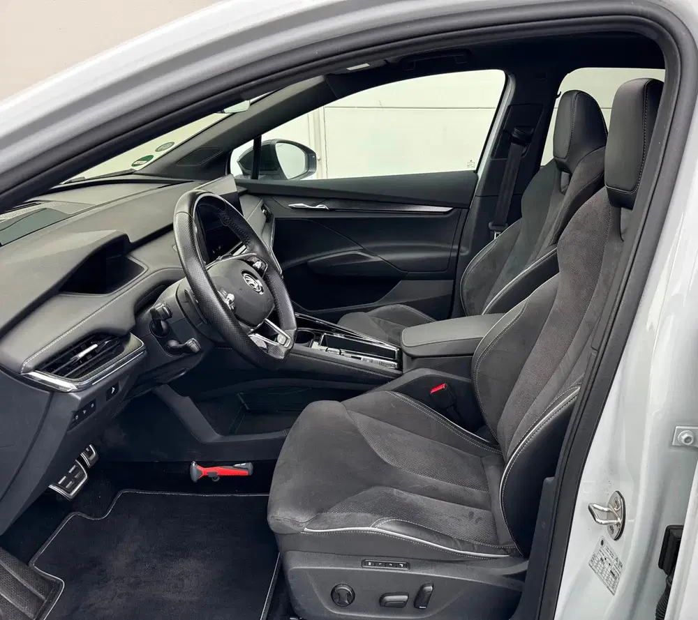 Skoda Enyaq 60 Sportline Org NL Pano Hud Canton Warmte uit 2024, foto 17