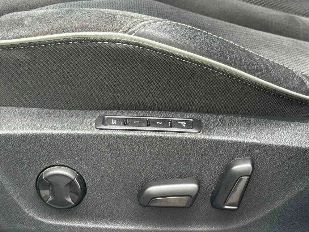 Skoda Enyaq 60 Sportline Org NL Pano Hud Canton Warmte uit 2024, foto 18