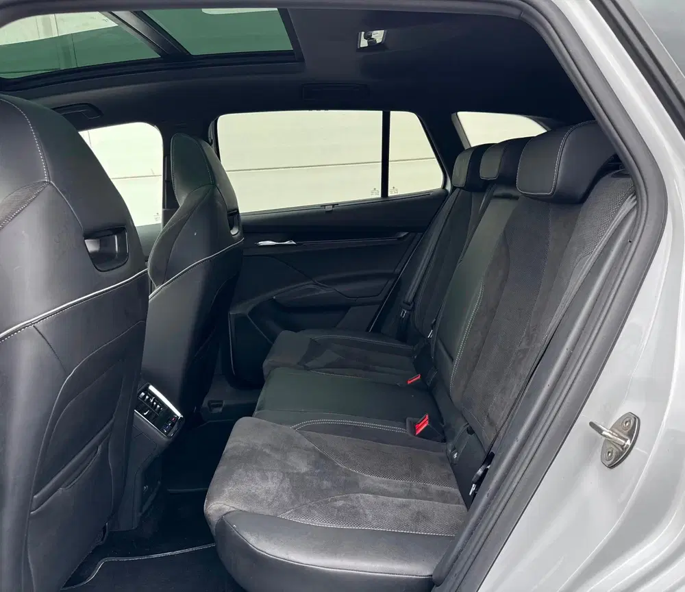 Skoda Enyaq 60 Sportline Org NL Pano Hud Canton Warmte uit 2024, foto 20