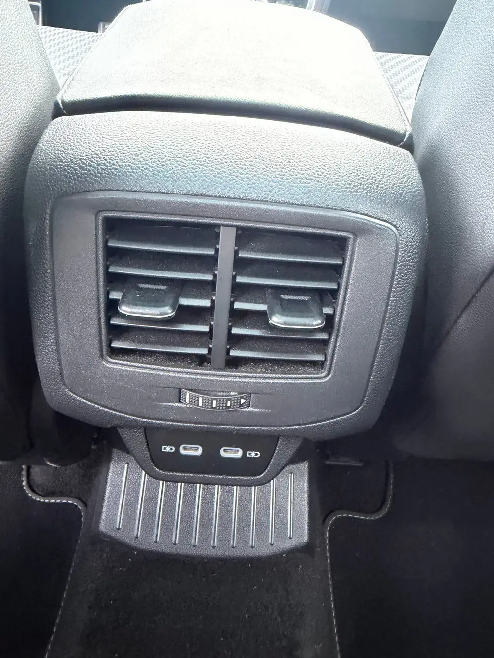 Volkswagen T-Roc 1.5 TSI 150pk 7-DSG 2021 Zwart uit 2021, foto 10