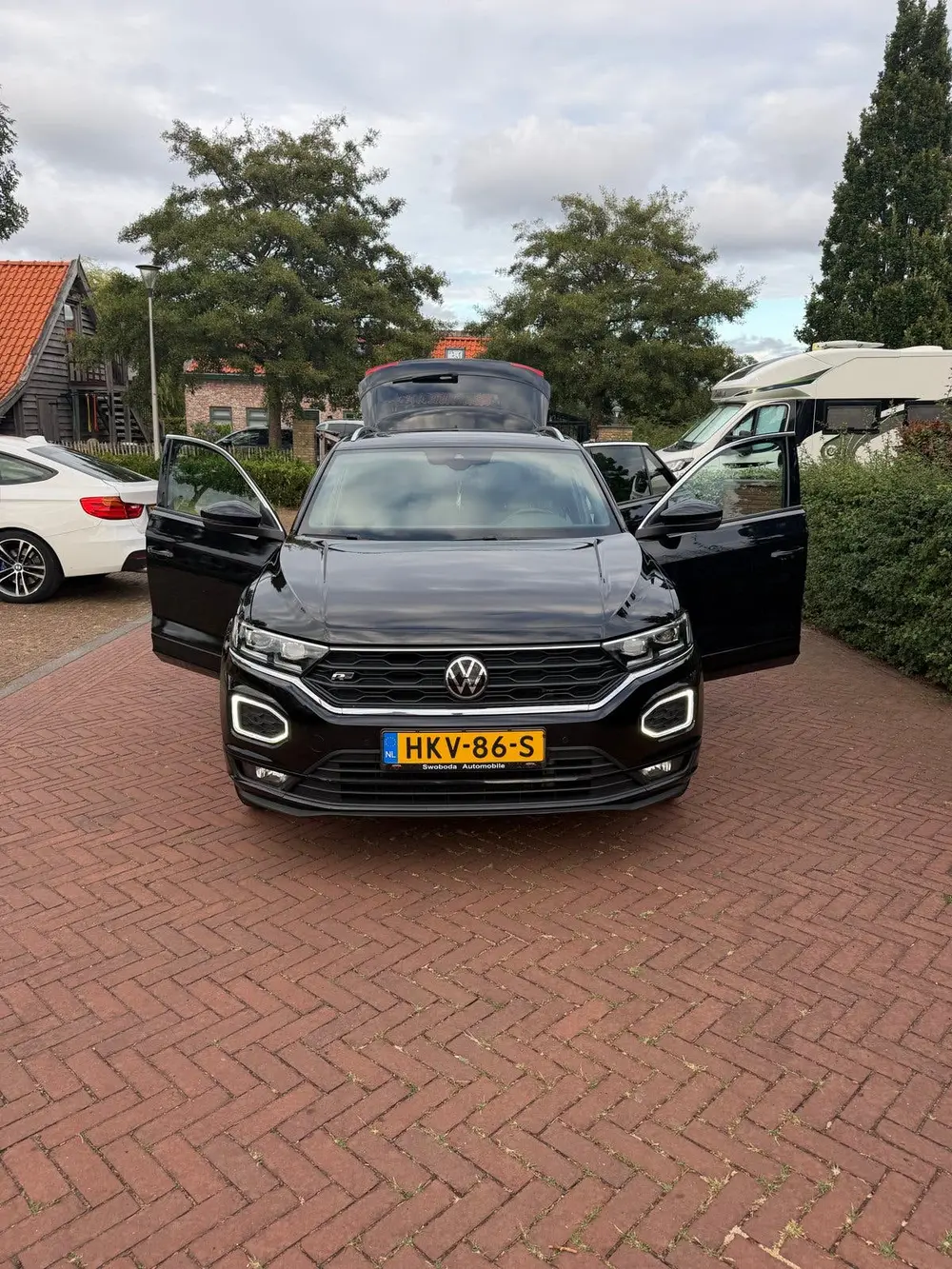 Volkswagen T-Roc 1.5 TSI 150pk 7-DSG 2021 Zwart uit 2021, foto 4