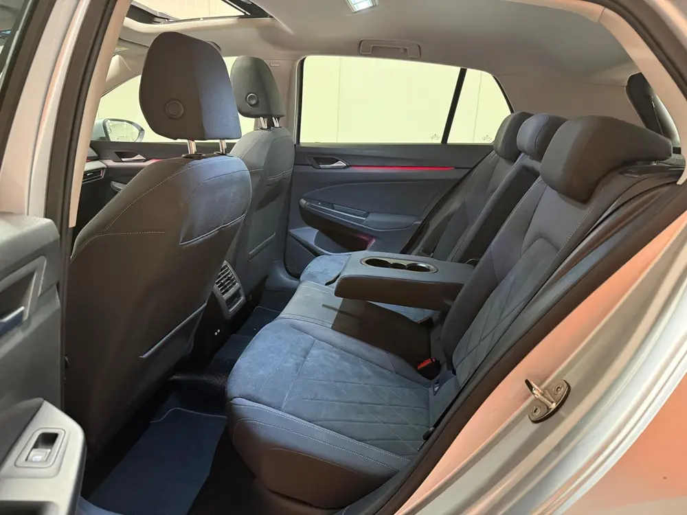 Volkswagen Golf 1.5 TSI Style | PANO | PDC | Sfeerverlichtin uit 2020, foto 18