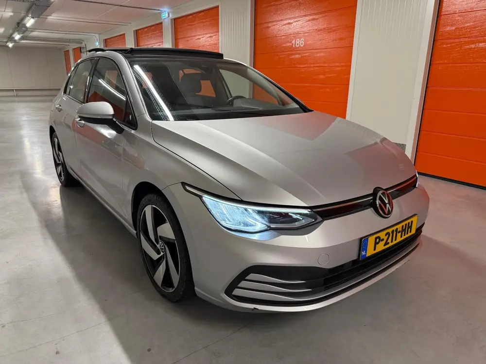Volkswagen Golf 1.5 TSI Style | PANO | PDC | Sfeerverlichtin uit 2020, foto 3