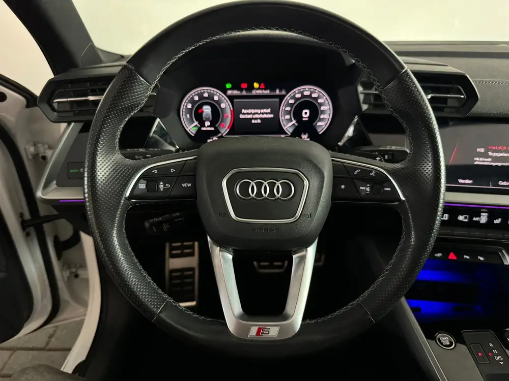 Audi A3 45 TFSI e S Line Competition Pano uit 2021, foto 12