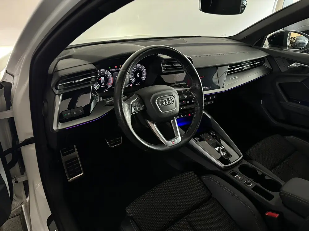 Audi A3 45 TFSI e S Line Competition Pano uit 2021, foto 4