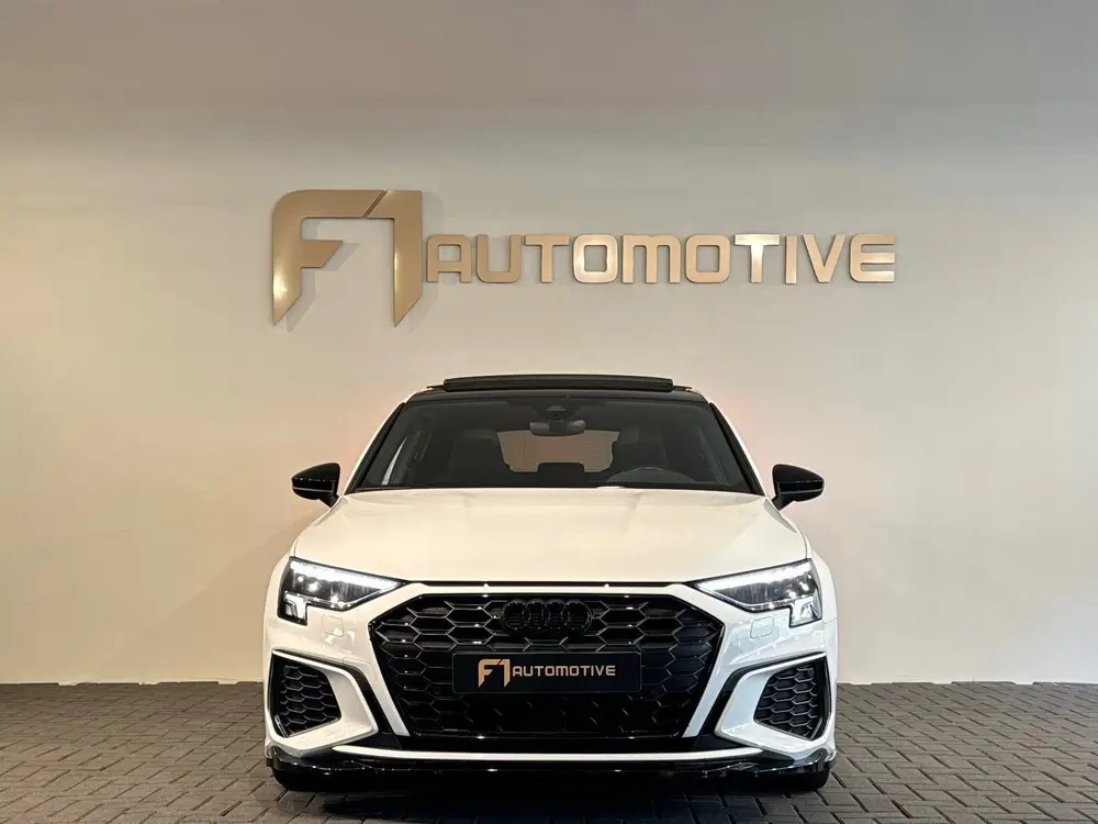 Audi A3 45 TFSI e S Line Competition Pano uit 2021, foto 8