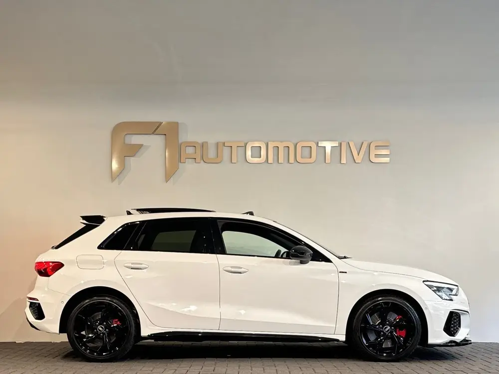 Audi A3 45 TFSI e S Line Competition Pano uit 2021, foto 9