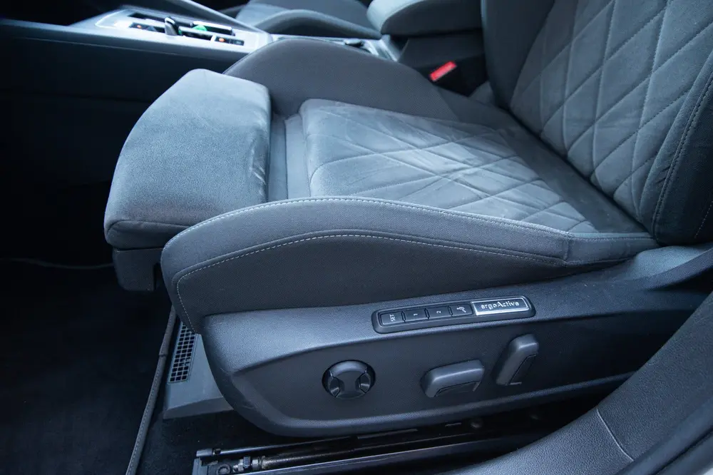 Volkswagen Golf 1.5 eTSI Style *ACC*Memory*Blind spot*Stoelv uit 2020, foto 9