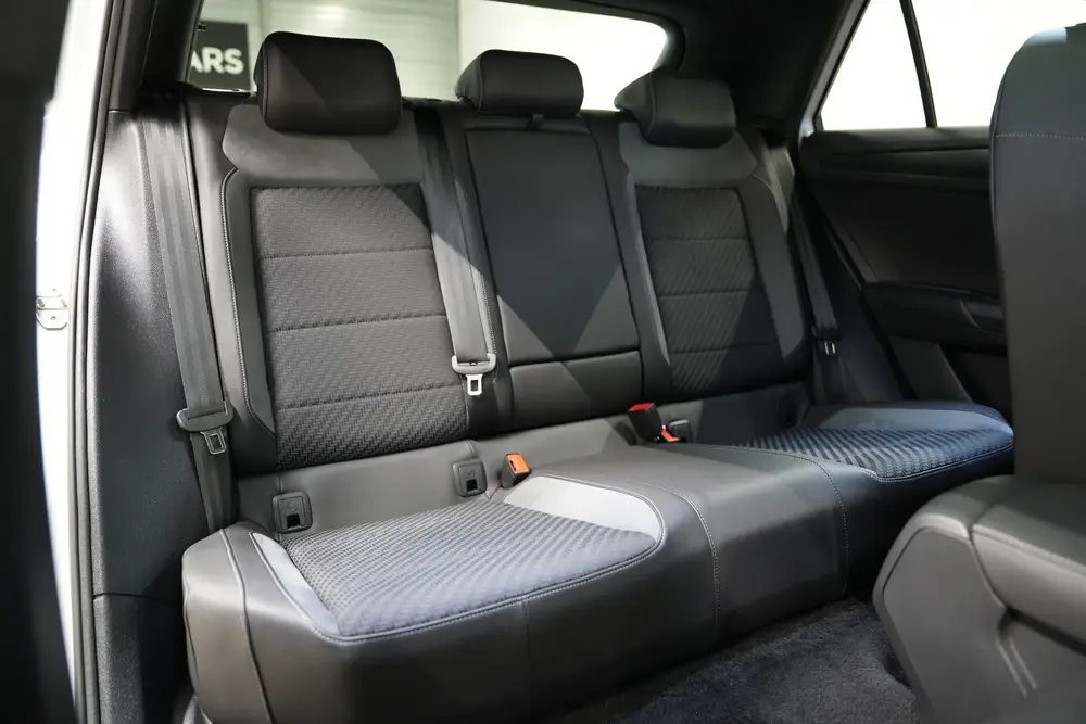 Volkswagen T-Roc 1.5 TSI 3x R-Line * Pano - Virtual - Beats uit 2020, foto 20