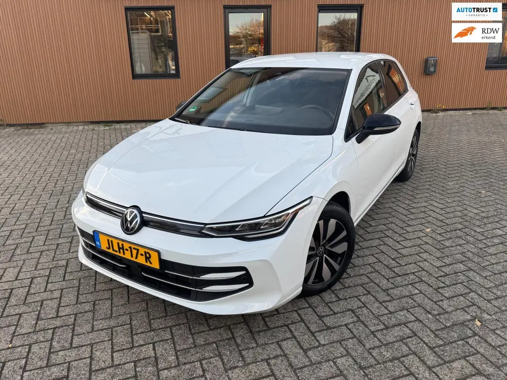 Volkswagen Golf 1.5 eTSI Life Edition GOAL uit 2025