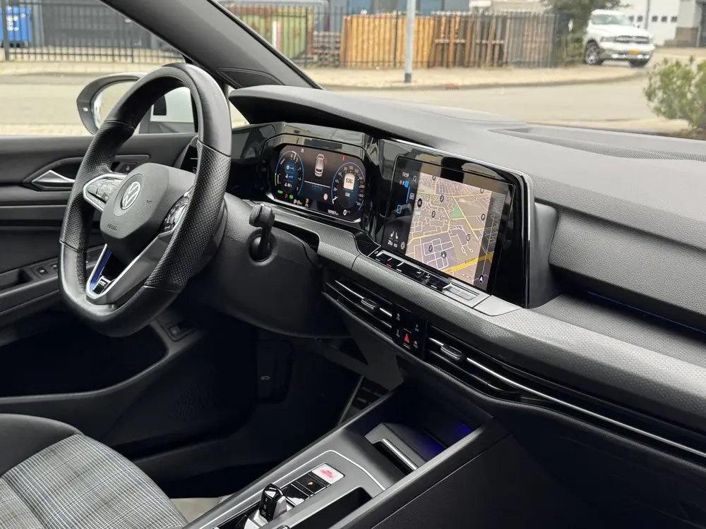 Volkswagen Golf 8 GTE 1.4 TSI 245pk DSG / Aut. E-Hybrid Pano uit 2020, foto 12