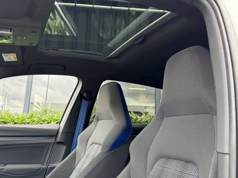 Volkswagen Golf 8 GTE 1.4 TSI 245pk DSG / Aut. E-Hybrid Pano uit 2020, foto 16