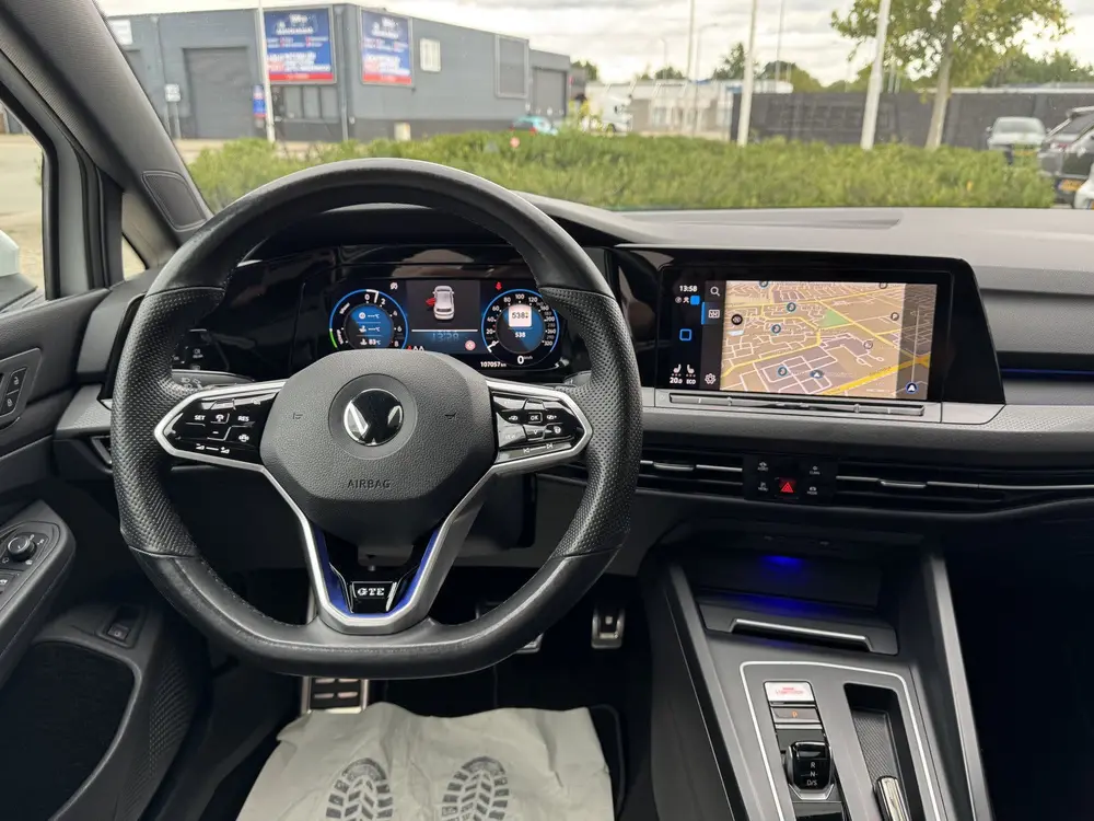 Volkswagen Golf 8 GTE 1.4 TSI 245pk DSG / Aut. E-Hybrid Pano uit 2020, foto 17