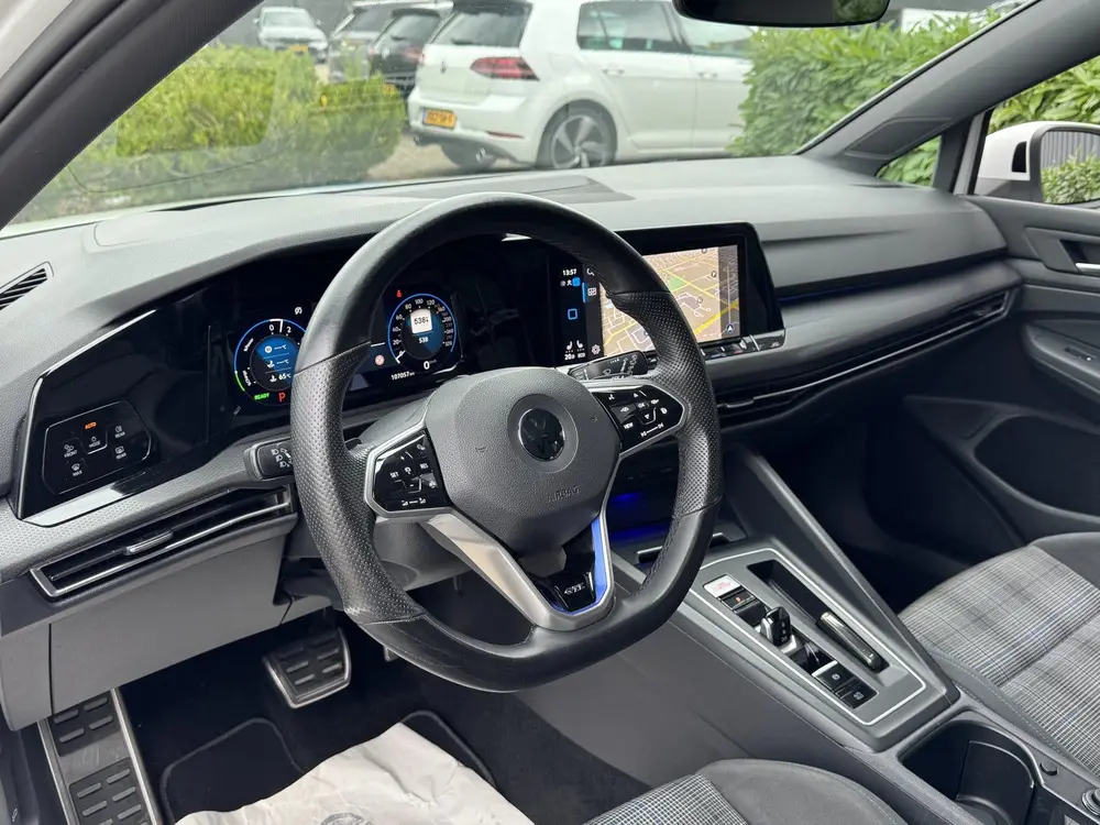 Volkswagen Golf 8 GTE 1.4 TSI 245pk DSG / Aut. E-Hybrid Pano uit 2020, foto 6