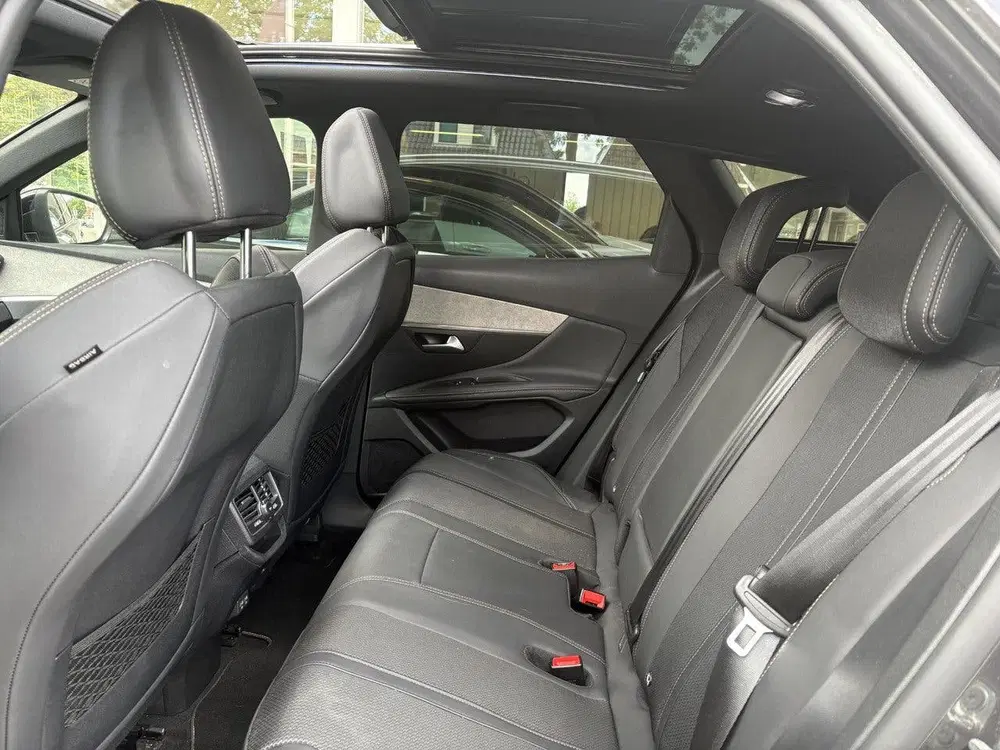 Peugeot 3008 1.6 HYbrid4 300 GT uit 2023, foto 14