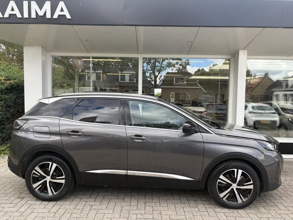 Peugeot 3008 1.6 HYbrid4 300 GT uit 2023, foto 2