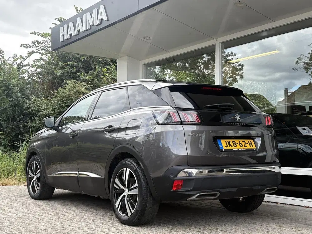 Peugeot 3008 1.6 HYbrid4 300 GT uit 2023, foto 4