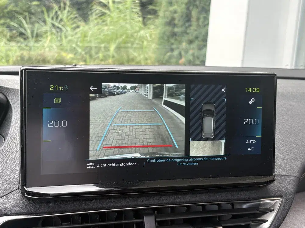 Peugeot 3008 1.6 HYbrid4 300 GT uit 2023, foto 7