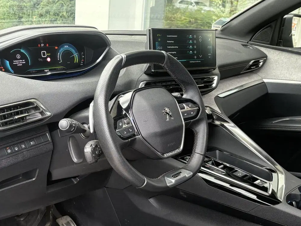 Peugeot 3008 1.6 HYbrid4 300 GT uit 2023, foto 8