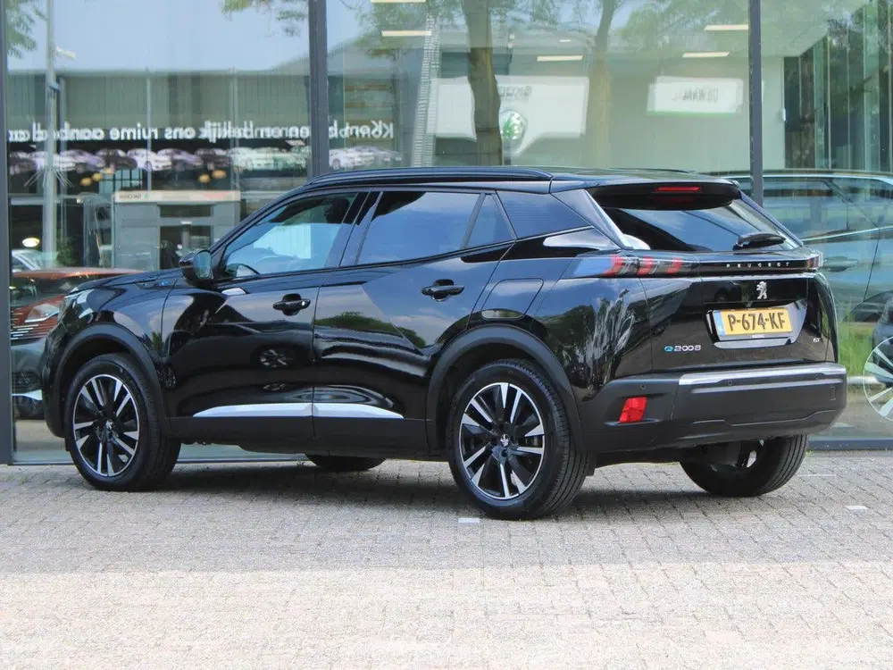 Peugeot 2008 EV GT Pack 50 kWh uit 2022, foto 2