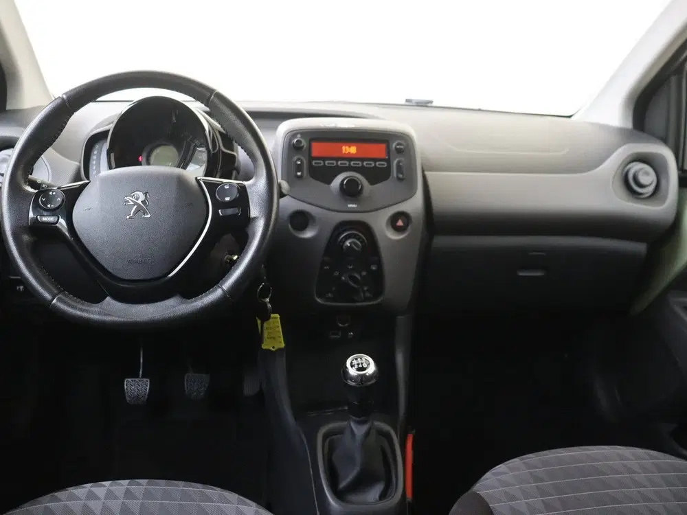 Peugeot 108 1.0 e-VTi Active uit 2021, foto 5