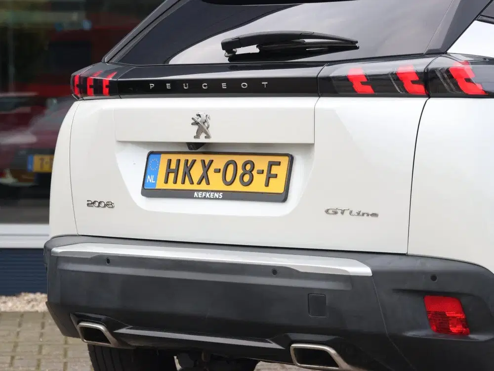Peugeot 2008 1.2 130pk Automaat GT-Line Navigatie uit 2020, foto 6