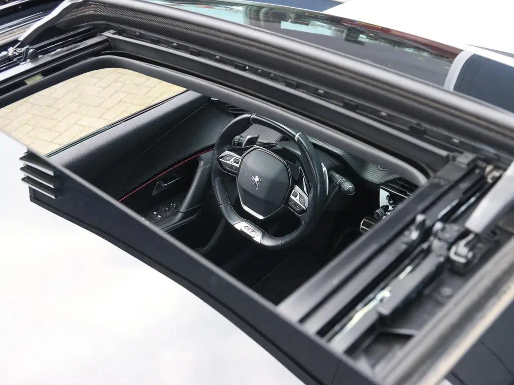 Peugeot 2008 1.2 130pk Automaat GT-Line Navigatie uit 2020, foto 8